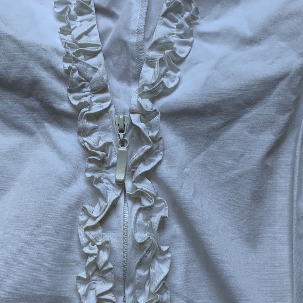 Style White Top  - Picture 5 of 9